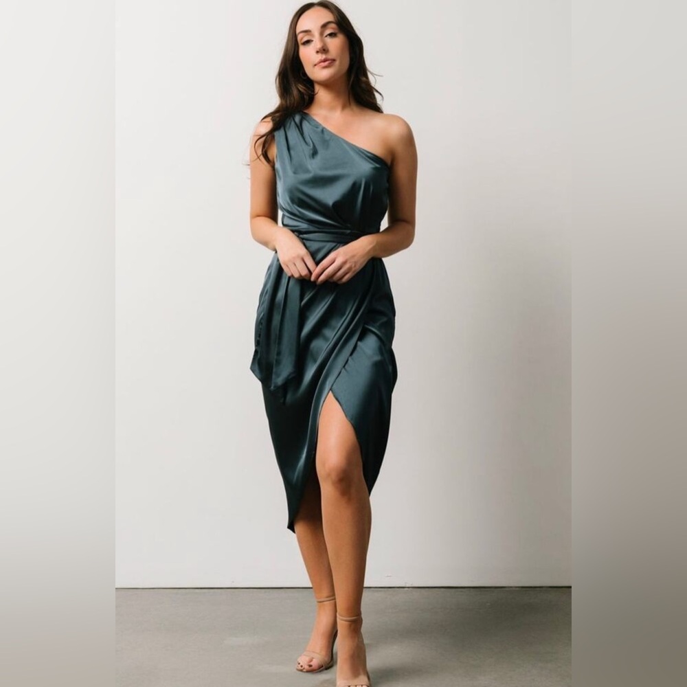 💙 NWT Baltic Born Celia One Shoulder Midi Dress – Midnight Blue – Size Large